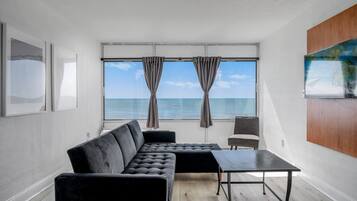 Literie de qualité supérieure, coffres-forts dans les chambres, bureau