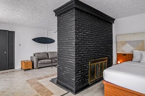 Ático Signature, 1 cama de matrimonio grande, vistas al mar | Ropa de cama de alta calidad, caja fuerte, escritorio