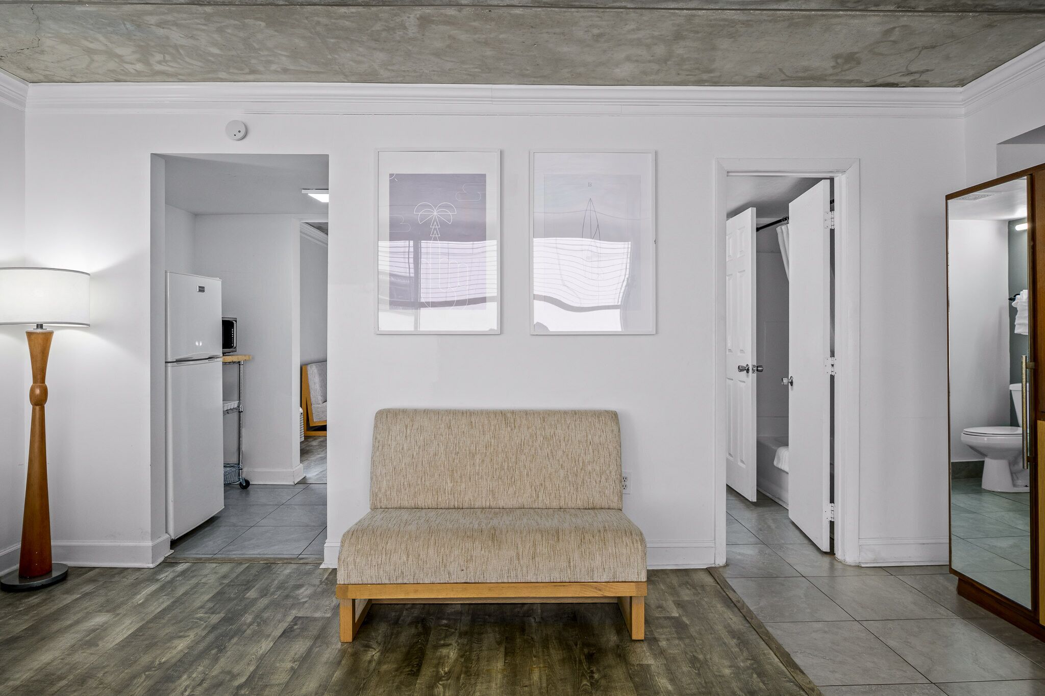 standard suite, 1 bedroom, kitchenette, partial ocean view | living area | 43-inch flat-screen tv with premium tv channels, tv