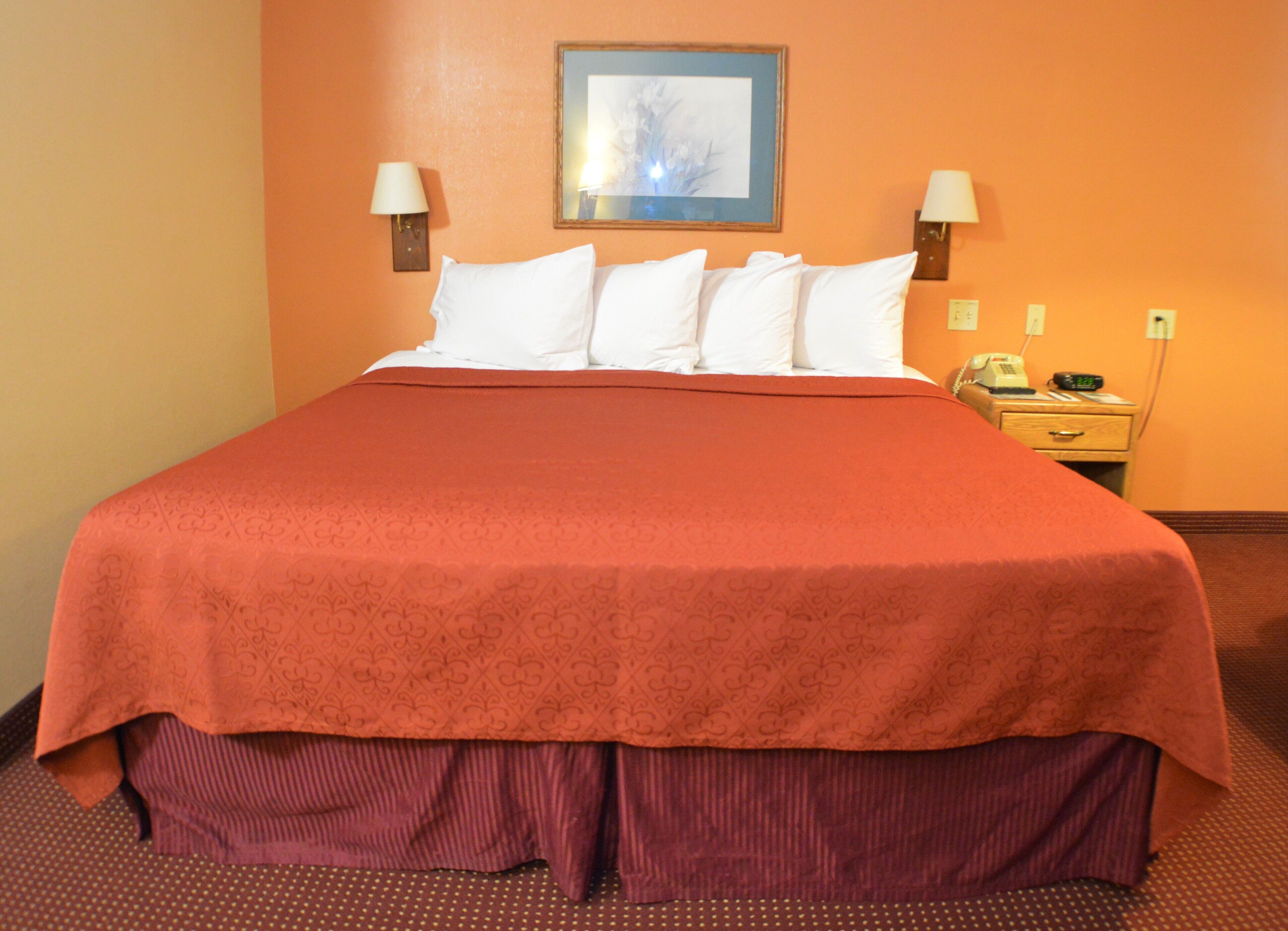 واي فاي مجانًا وملاءات أسرّة