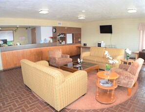 Área de estar no saguão