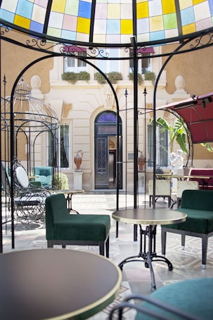 Terrace/patio. The Corner Roma