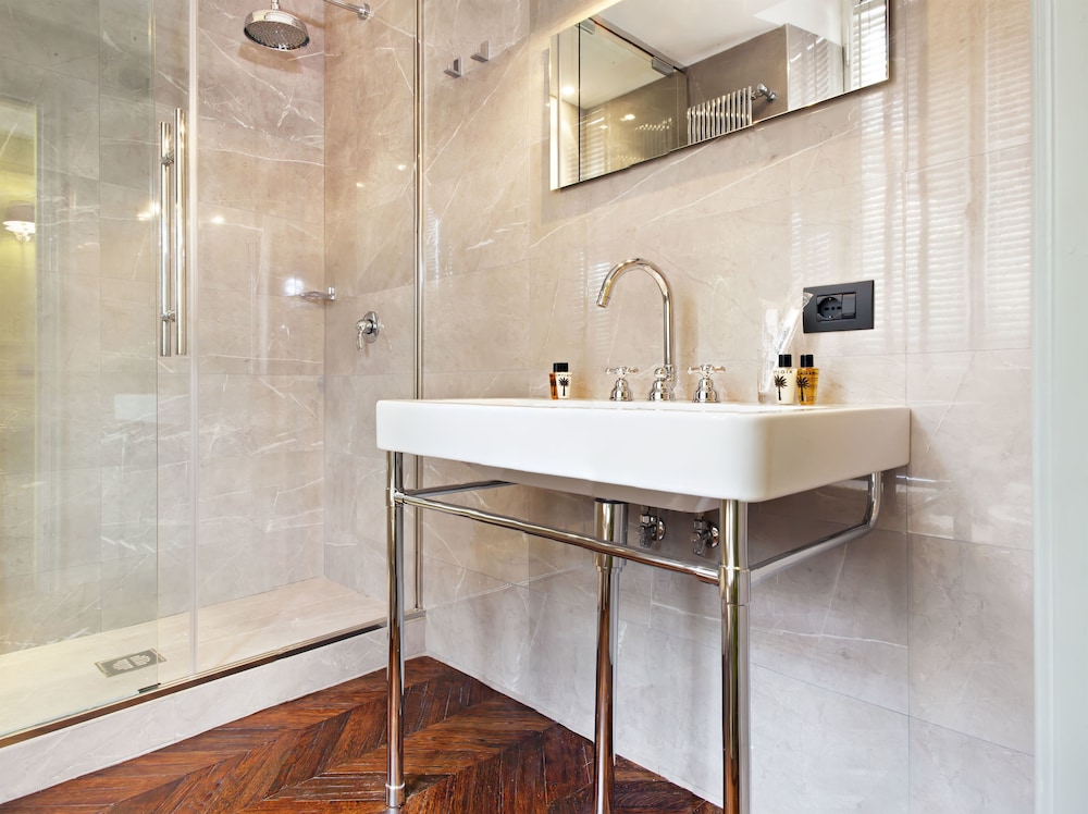 The Corner Townhouse by null