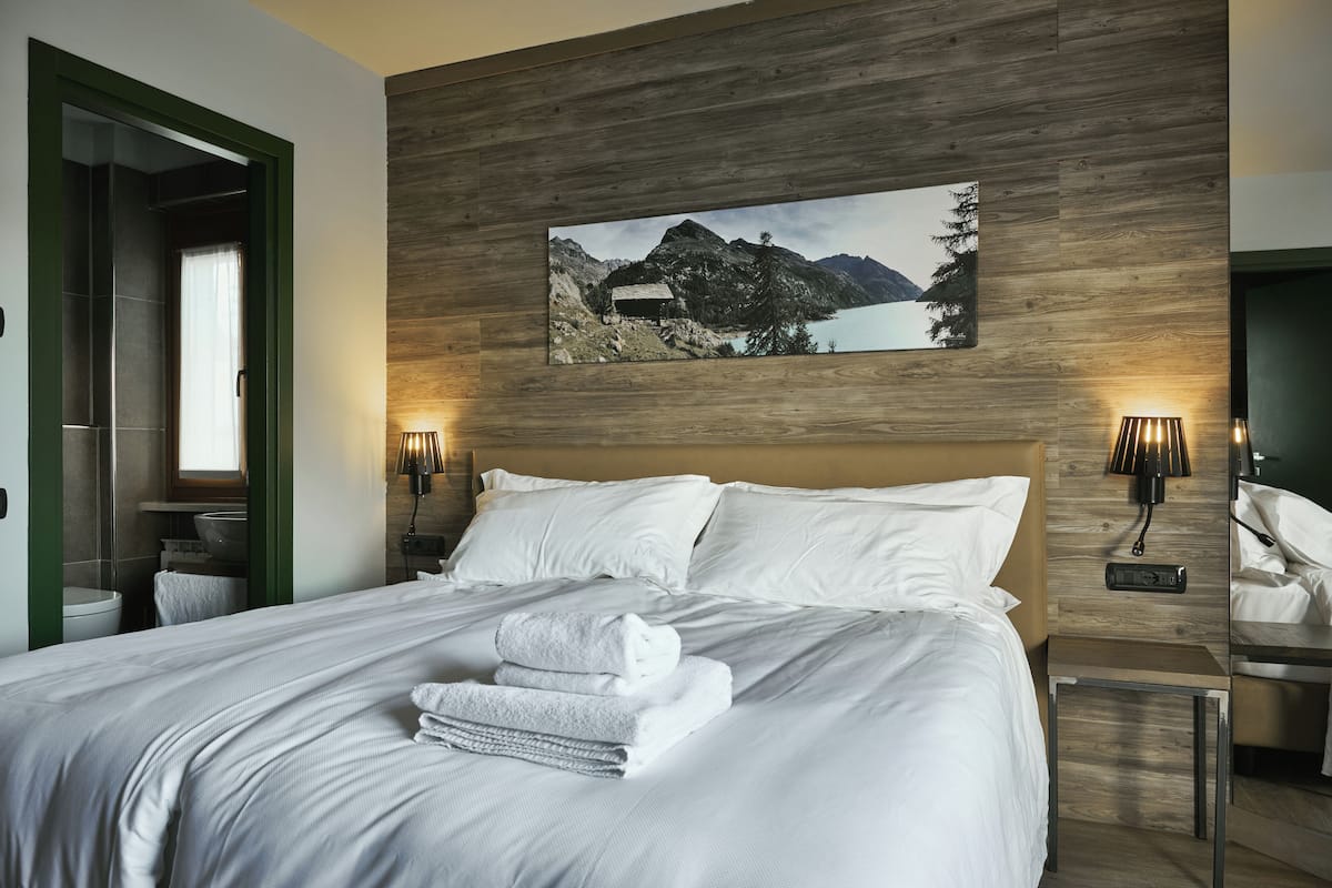 迷你吧、客房內保險箱、書桌、免費無線上網