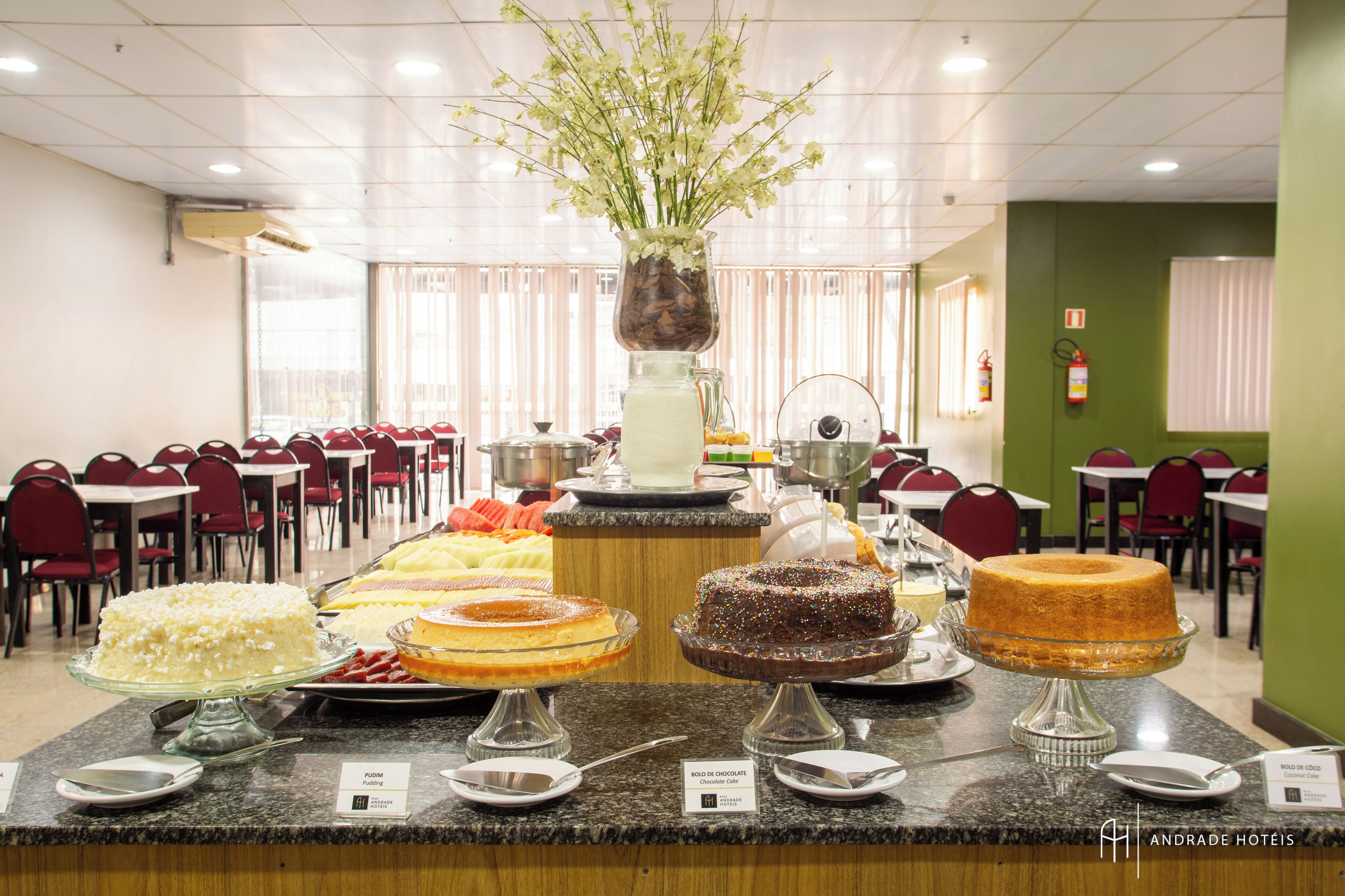 free daily full breakfast