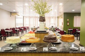 Gratis komplett frukost varje dag 