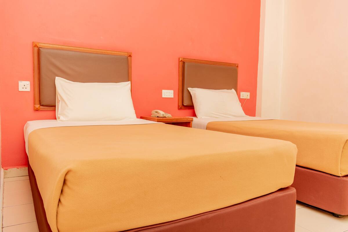 Standard Room, 2 Single Beds, No Windows | In-room safe, free WiFi