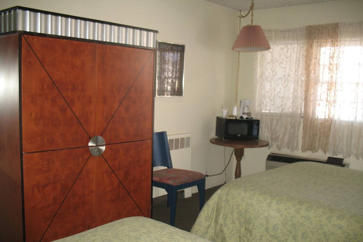 Standard Double Room, 2 Queen Beds | Room amenity