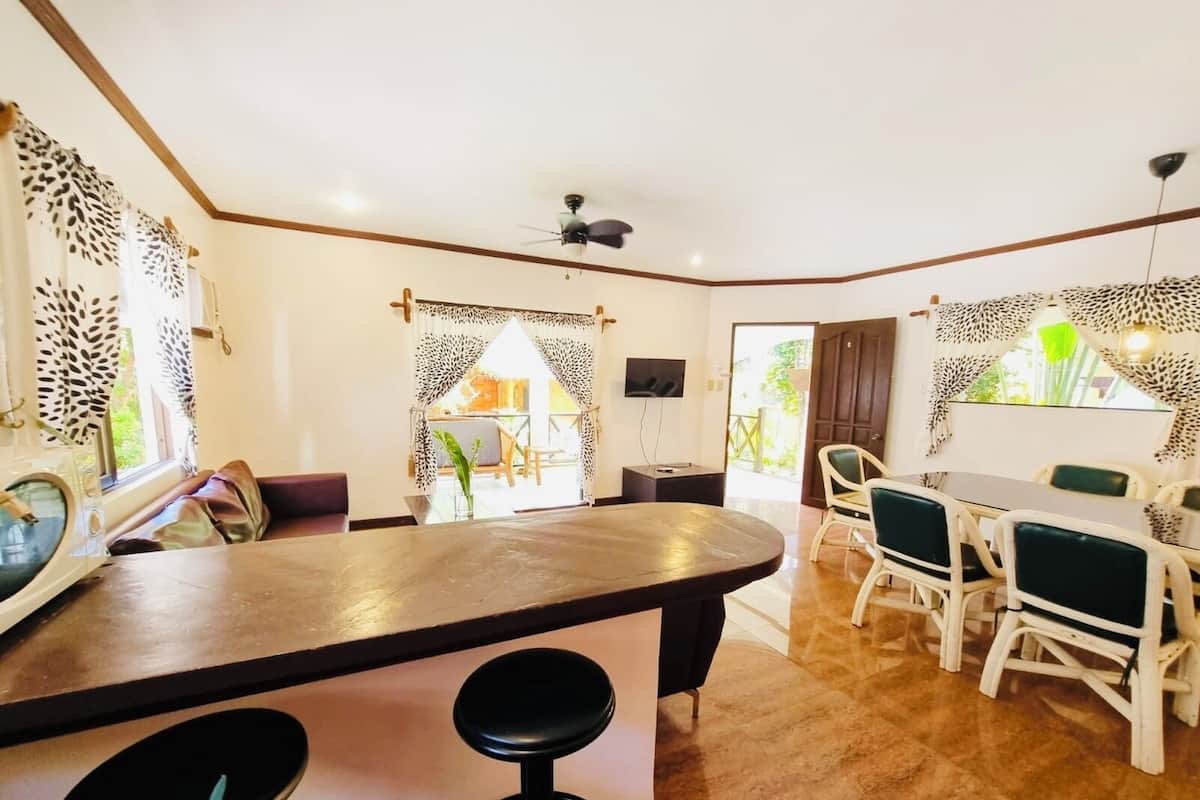 Villa | In-room dining