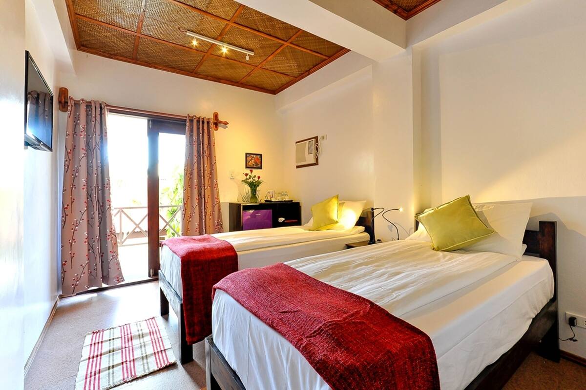 Ropa de cama de alta calidad y minibar 