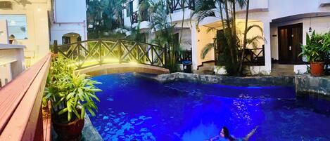 Utomhuspool