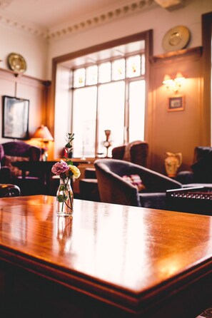 Bar (on property) - Causeway Hotel (Bushmills)