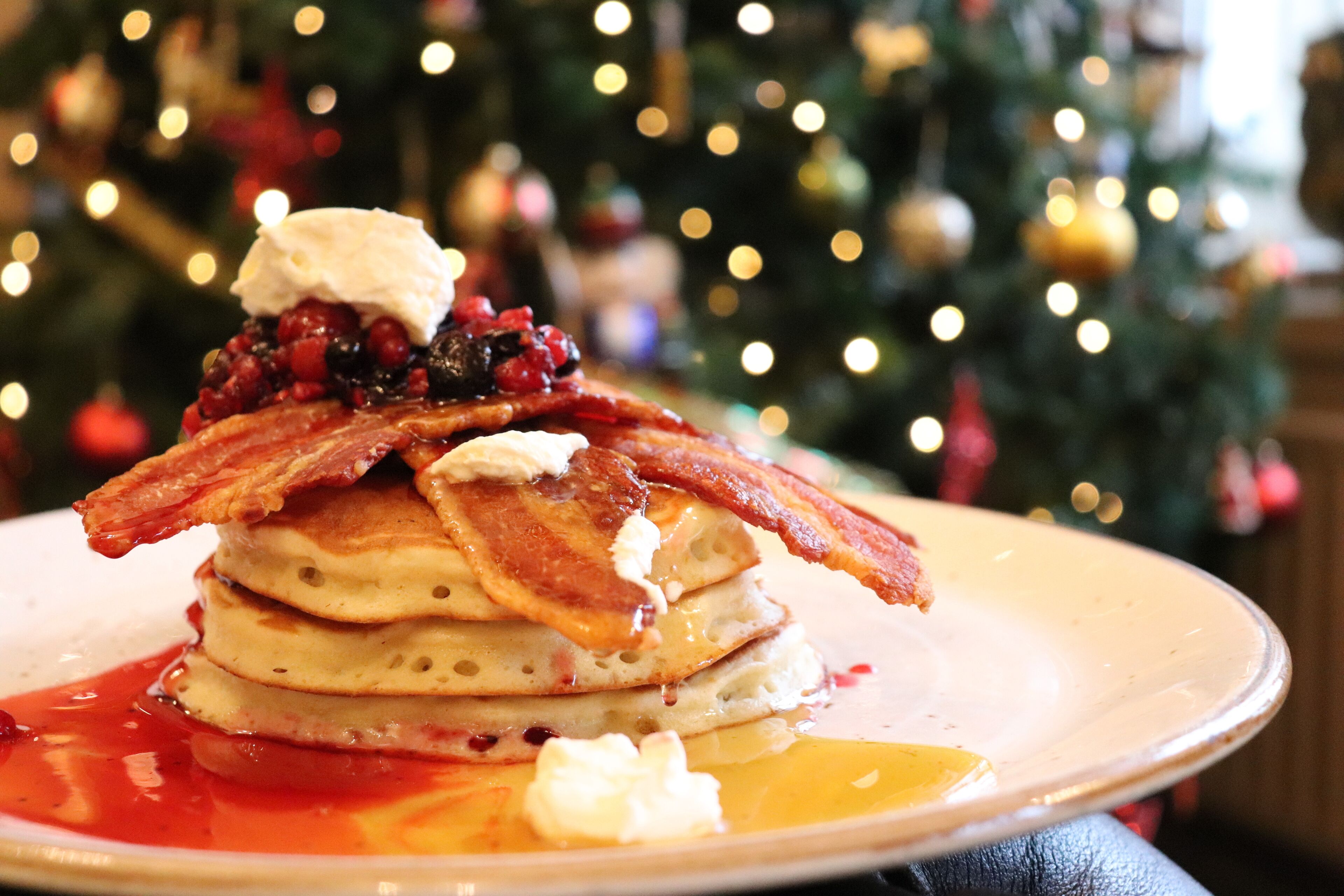 free daily cooked-to-order breakfast