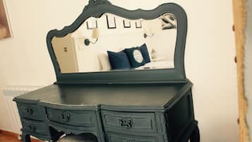Double Room | In-room safe, free WiFi, bed sheets
