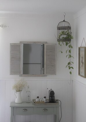 Double Room | In-room safe, free WiFi, bed sheets