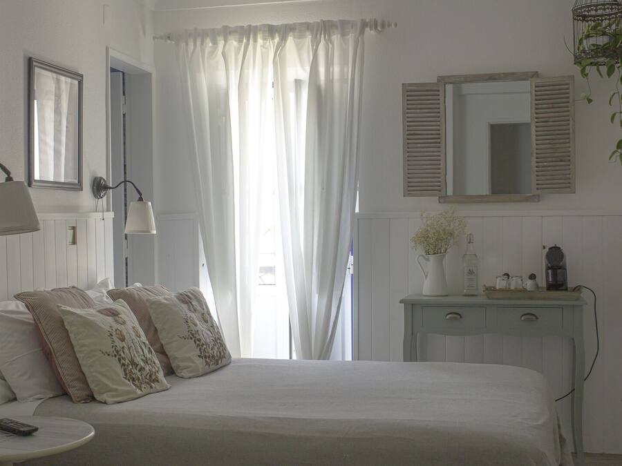 Quarto casal | Cofres nos quartos, Wi-Fi de cortesia, roupa de cama