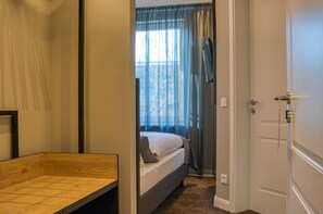 42 吋電視連有線電視頻道