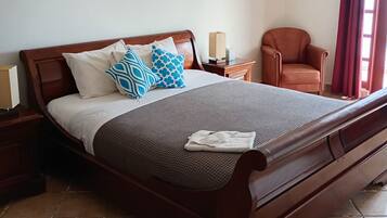 King Room with Ocean View | Premium bedding, iron/ironing board, free WiFi, bed sheets