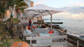 Beach bar