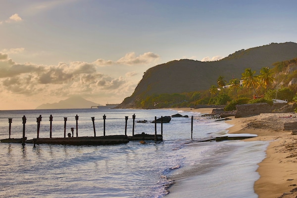 Di pantai, selam skuba