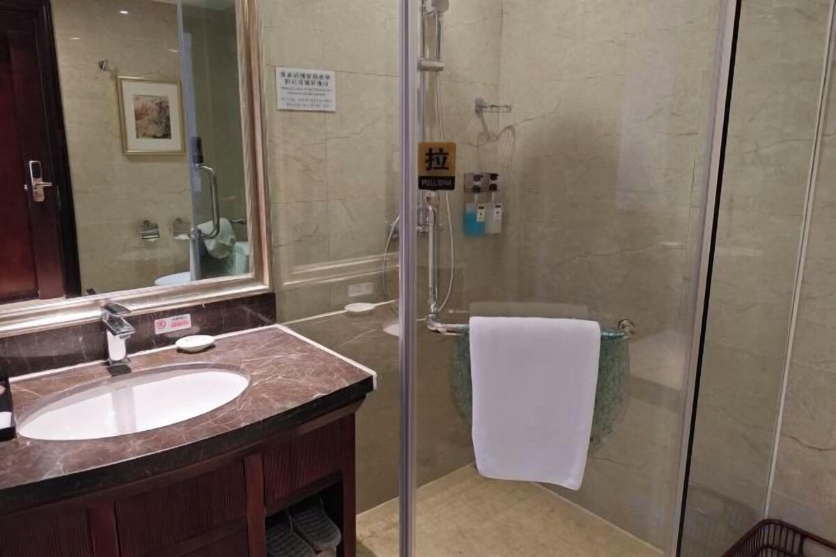 Rainfall showerhead, free toiletries, hair dryer, bathrobes