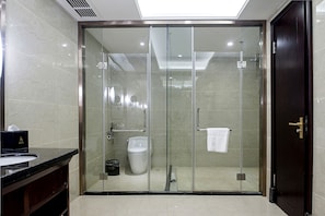 1 bedroom, premium bedding, down comforters, minibar