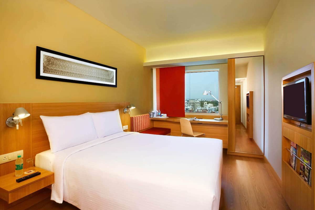 Premium bedding, down duvets, minibar, in-room safe