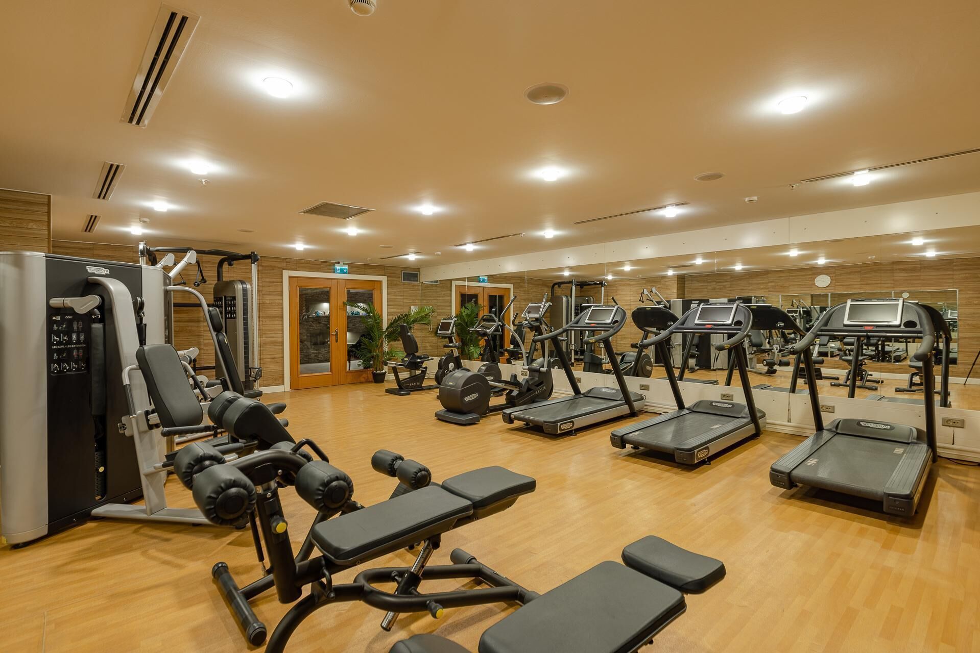 Photo - Hotel London 1889 & Casino