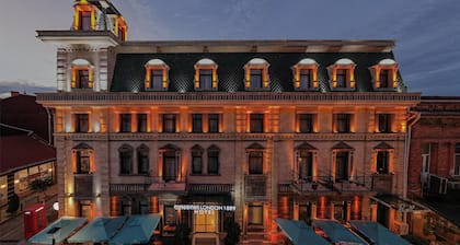Hotel London 1889 & Casino