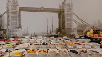 Breakfast, lunch, dinner served; international cuisine