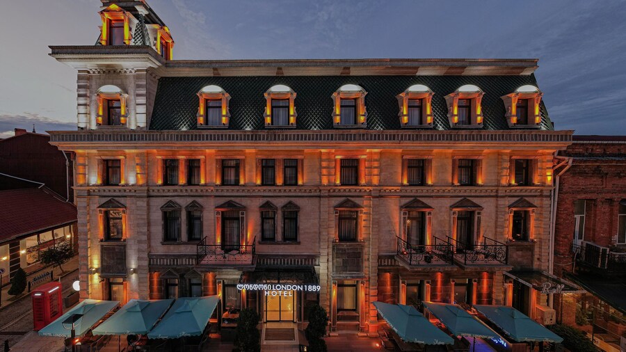 Hotel London 1889 & Casino