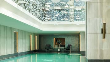 Una piscina techada