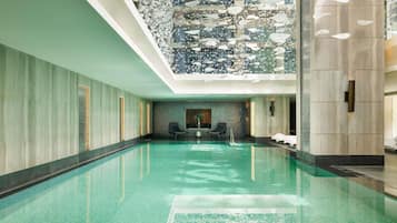 Sauna, hot tub, steam room, Turkish bath/hammam, body treatments