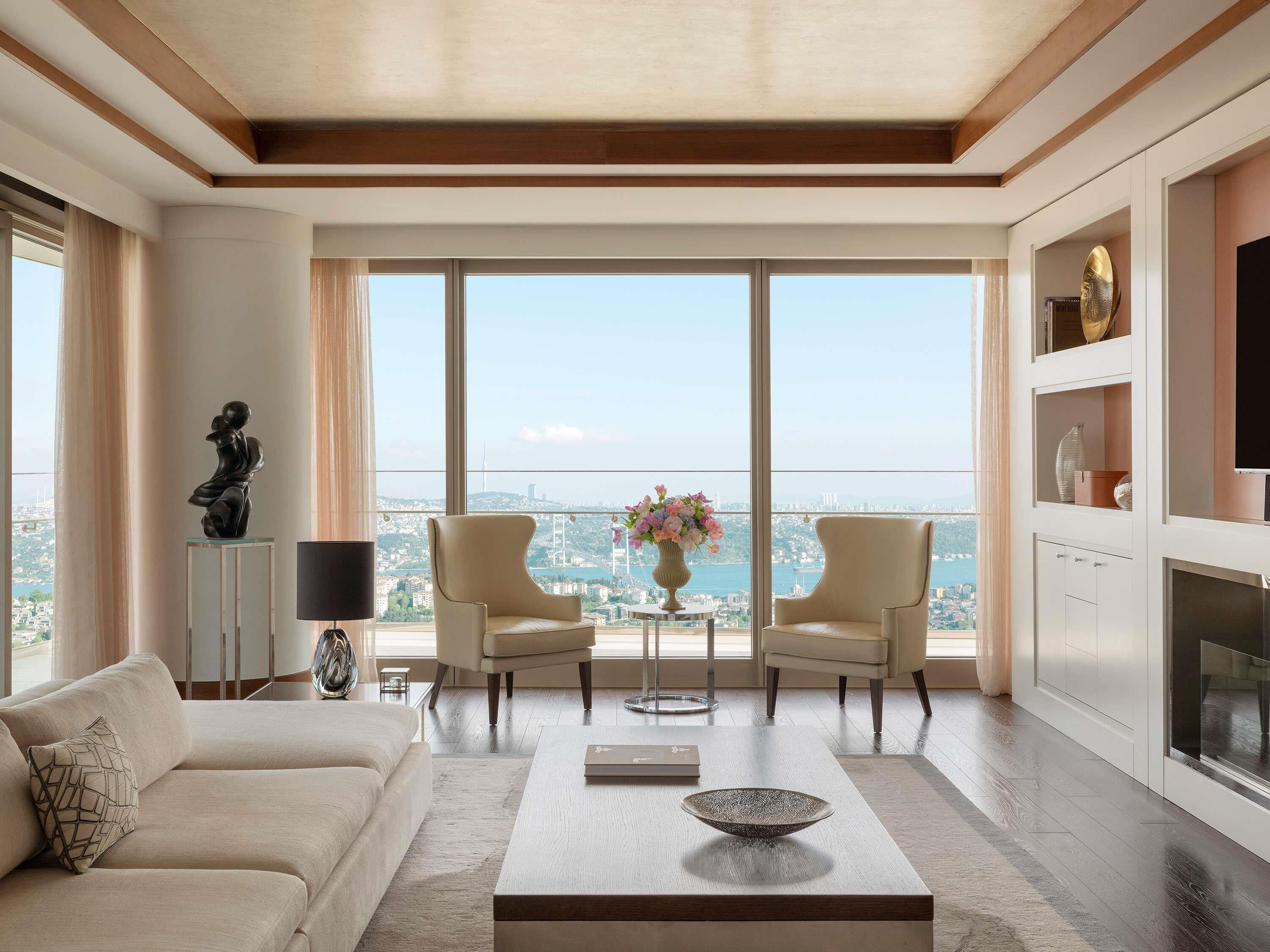 Suite, 1 King Bed | Premium bedding, minibar, in-room safe, desk