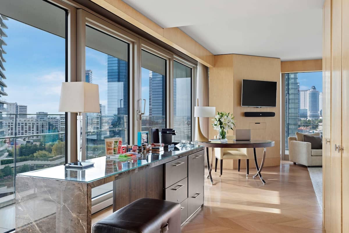 Ropa de cama de alta calidad y minibar