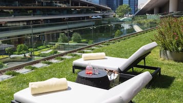 Sauna, hot tub, steam room, Turkish bath/hammam, body treatments