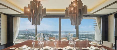 Premium bedding, minibar, in-room safe, desk