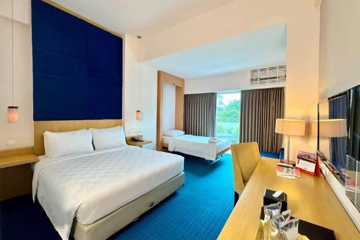 grand deluxe premier queen | 1 bedroom, in-room safe, desk, laptop workspace