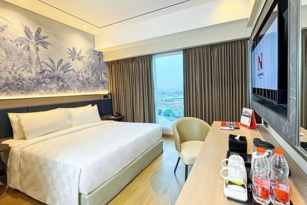 1 bedroom, in-room safe, desk, laptop workspace