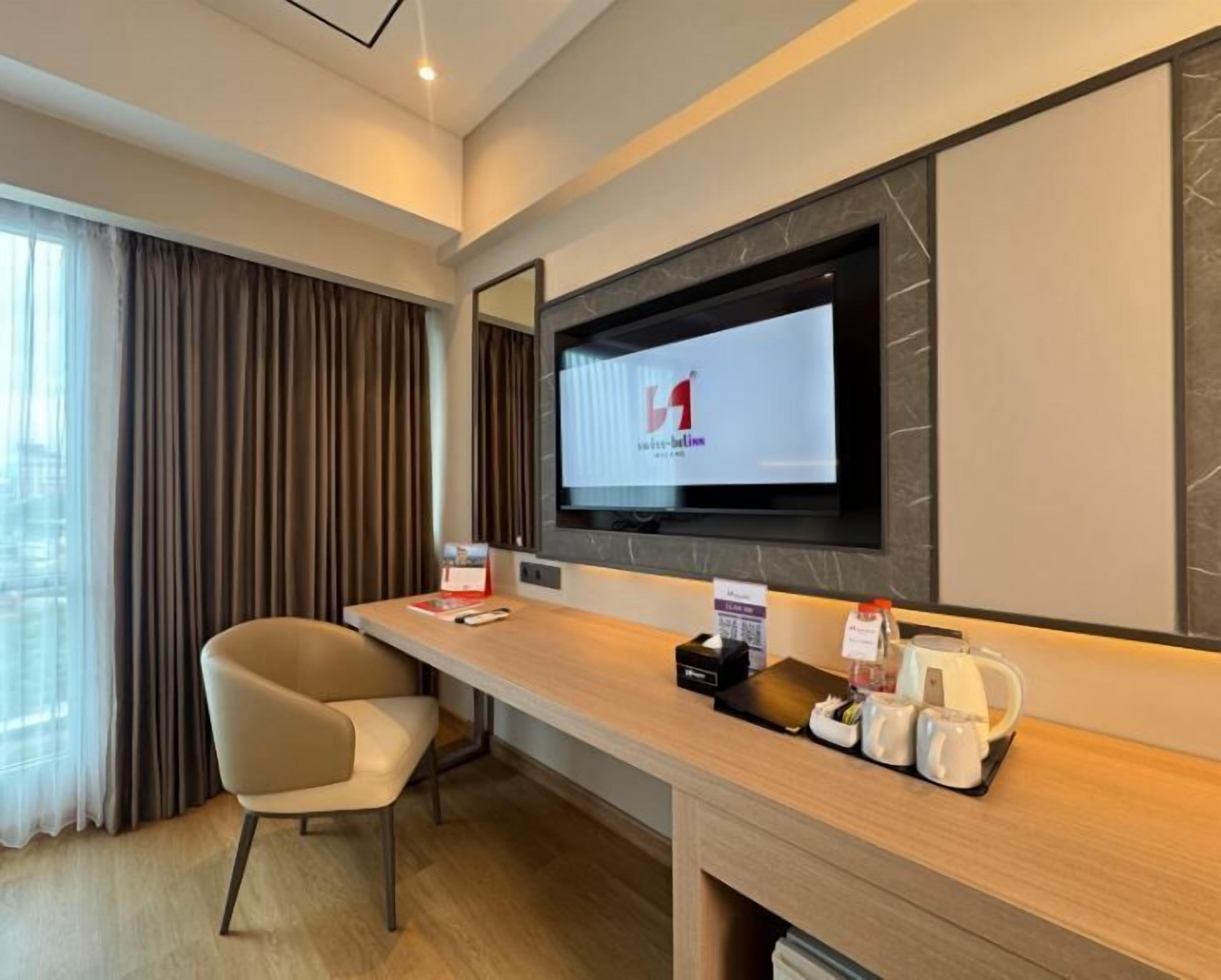 1 bedroom, in-room safe, desk, laptop workspace