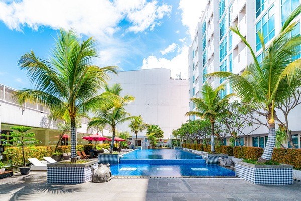 Outdoor pool, sun loungers