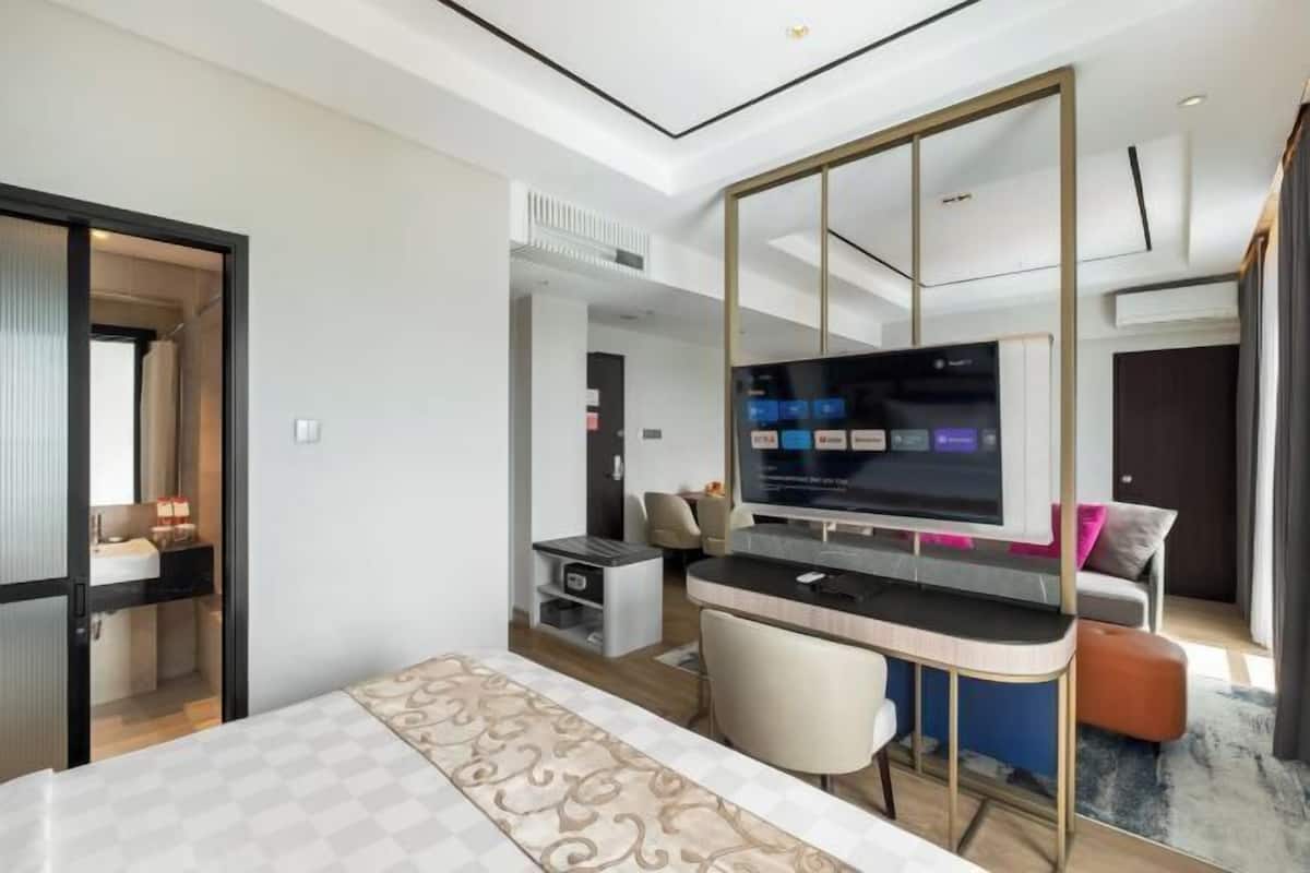 1 bedroom, in-room safe, desk, laptop workspace