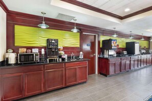 Free full breakfast  - Best Western Plus Pratt (Pratt)