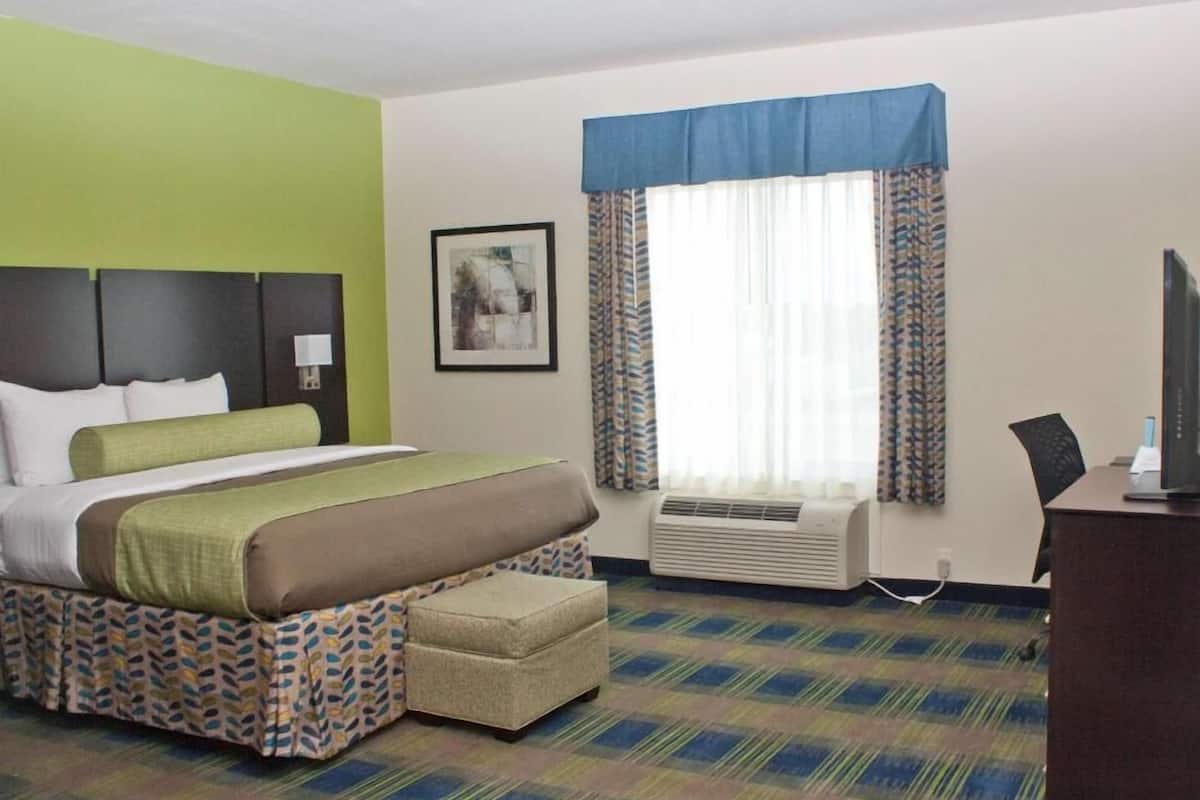 In-room safe, desk, laptop workspace, iron/ironing board