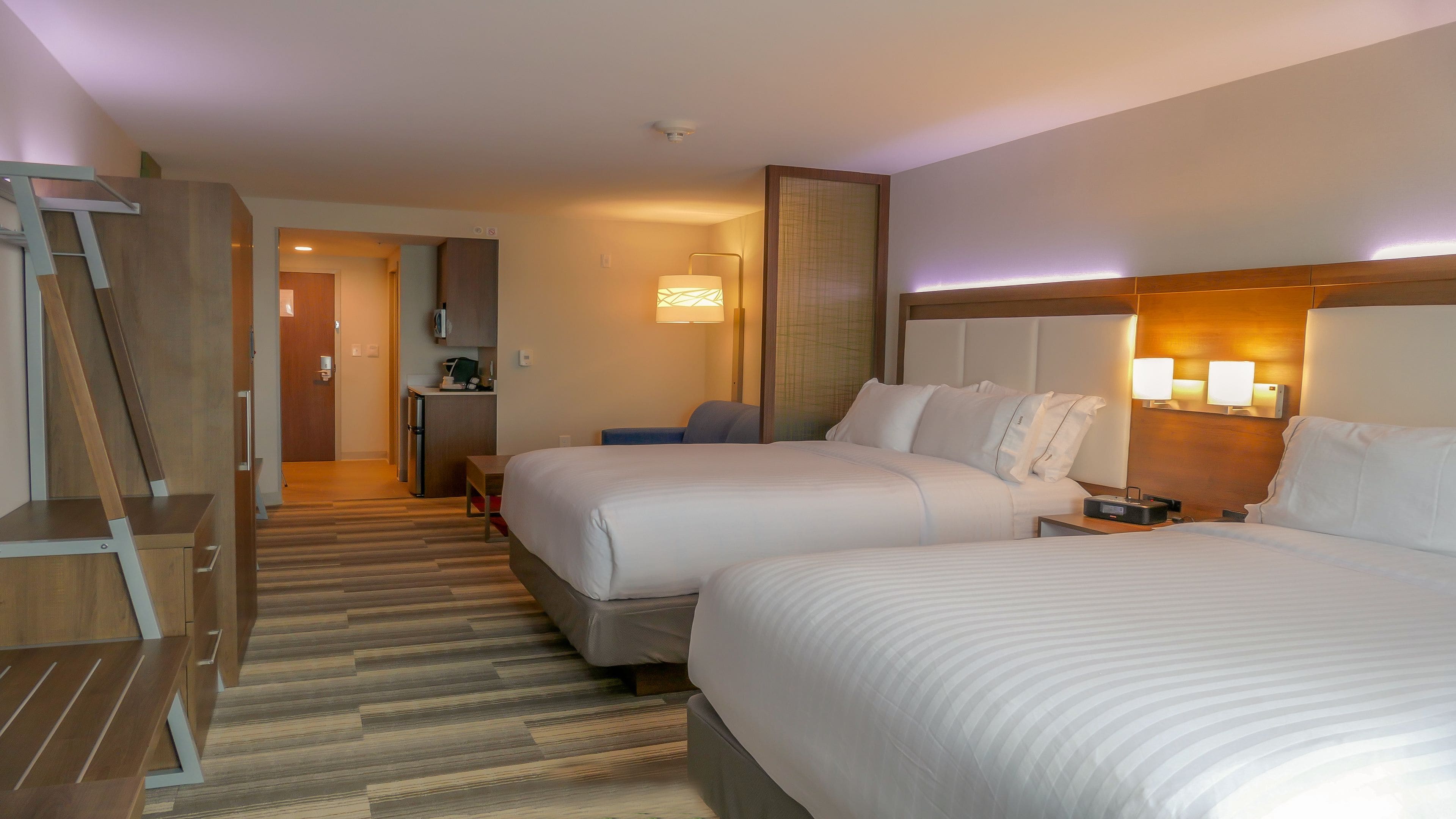 Photo - Holiday Inn Express & Suites Miami Airport East by IHG