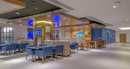 Holiday Inn Express & Suites Miami Airport East by IHG