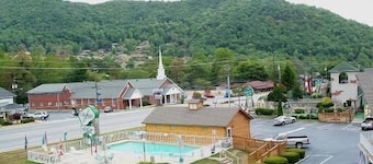 Castlewood Inn