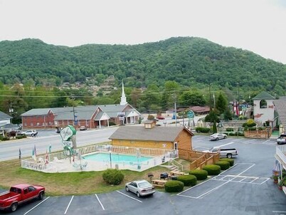 Castlewood Inn