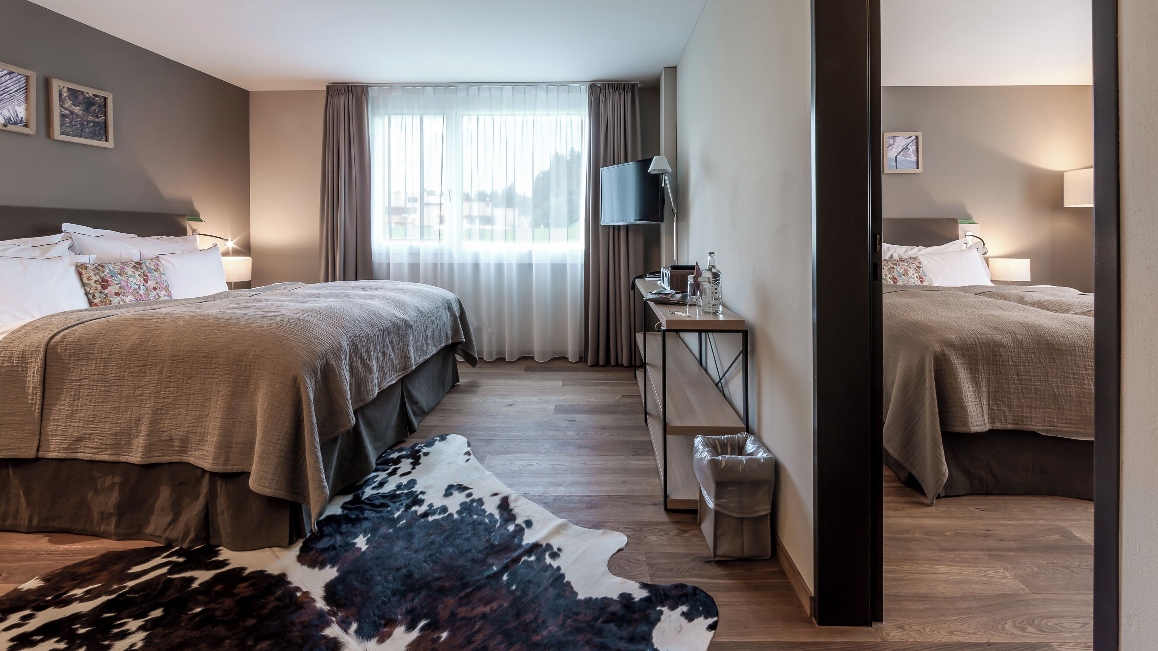 Quarto família | Roupas de cama antialérgicas, frigobar (abastecido com itens grátis)