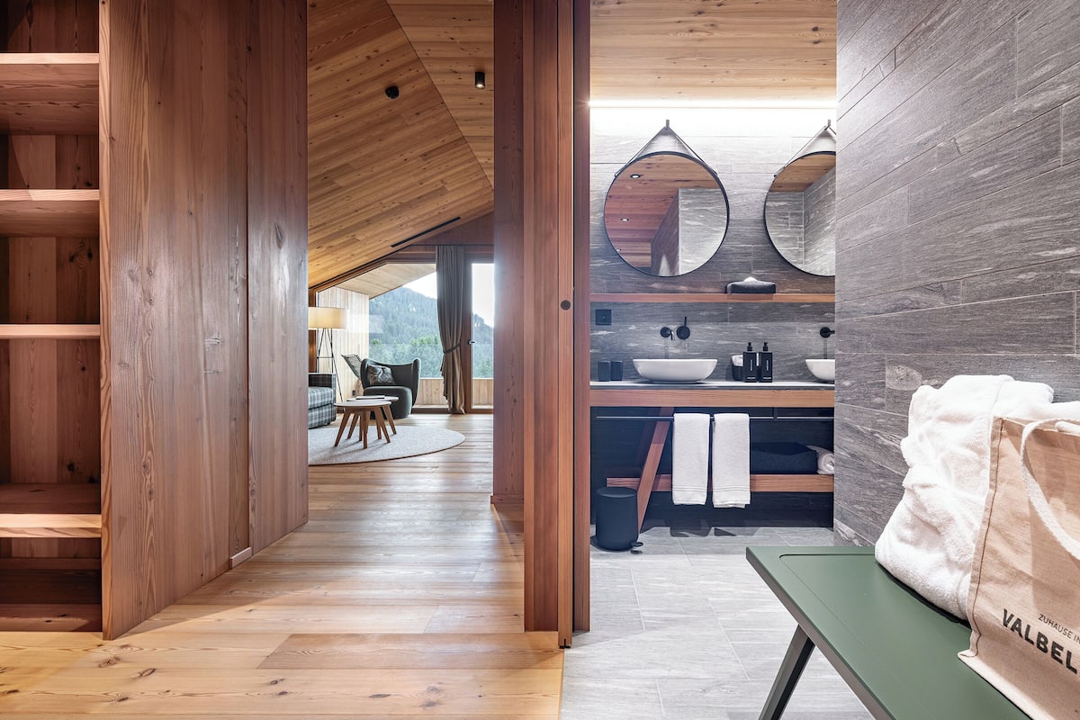 family suite, 2 bedrooms | 1 bedroom, hypo-allergenic bedding, free minibar, in-room safe